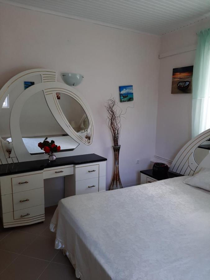 Cozy Flat In Nea Makri Apartment Ngoại thất bức ảnh